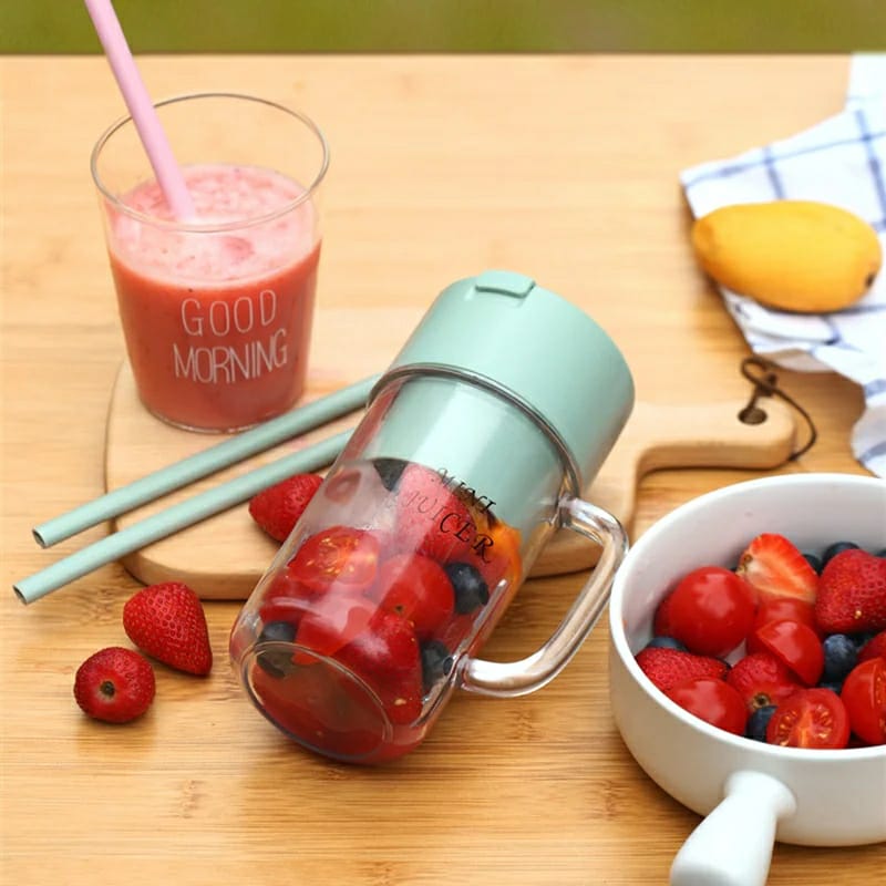 New Rechargeable Portable Juicer with Straw